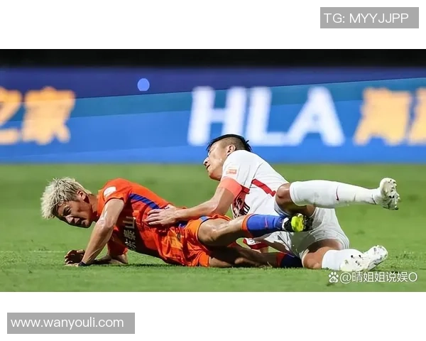 华人后裔足球明星的崛起与成就背后的故事与影响